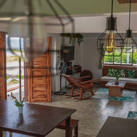Triangle Huts Hotel Pagudpud Luaran gambar