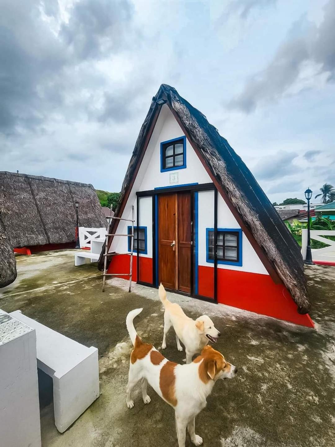 Triangle Huts Hotel Pagudpud Luaran gambar