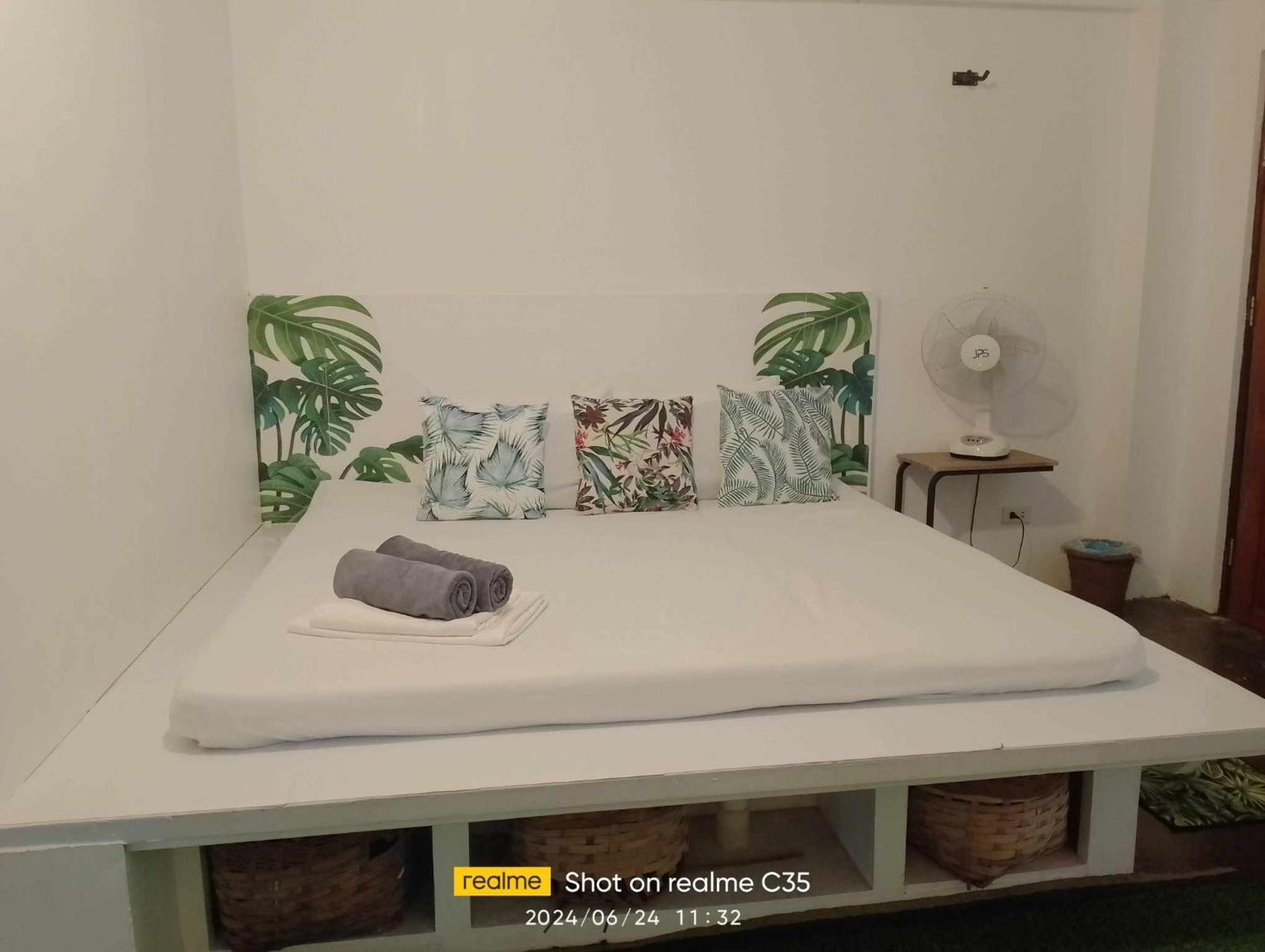 Triangle Huts Hotel Pagudpud Luaran gambar