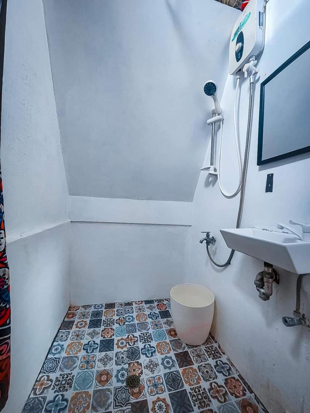 Triangle Huts Hotel Pagudpud Luaran gambar