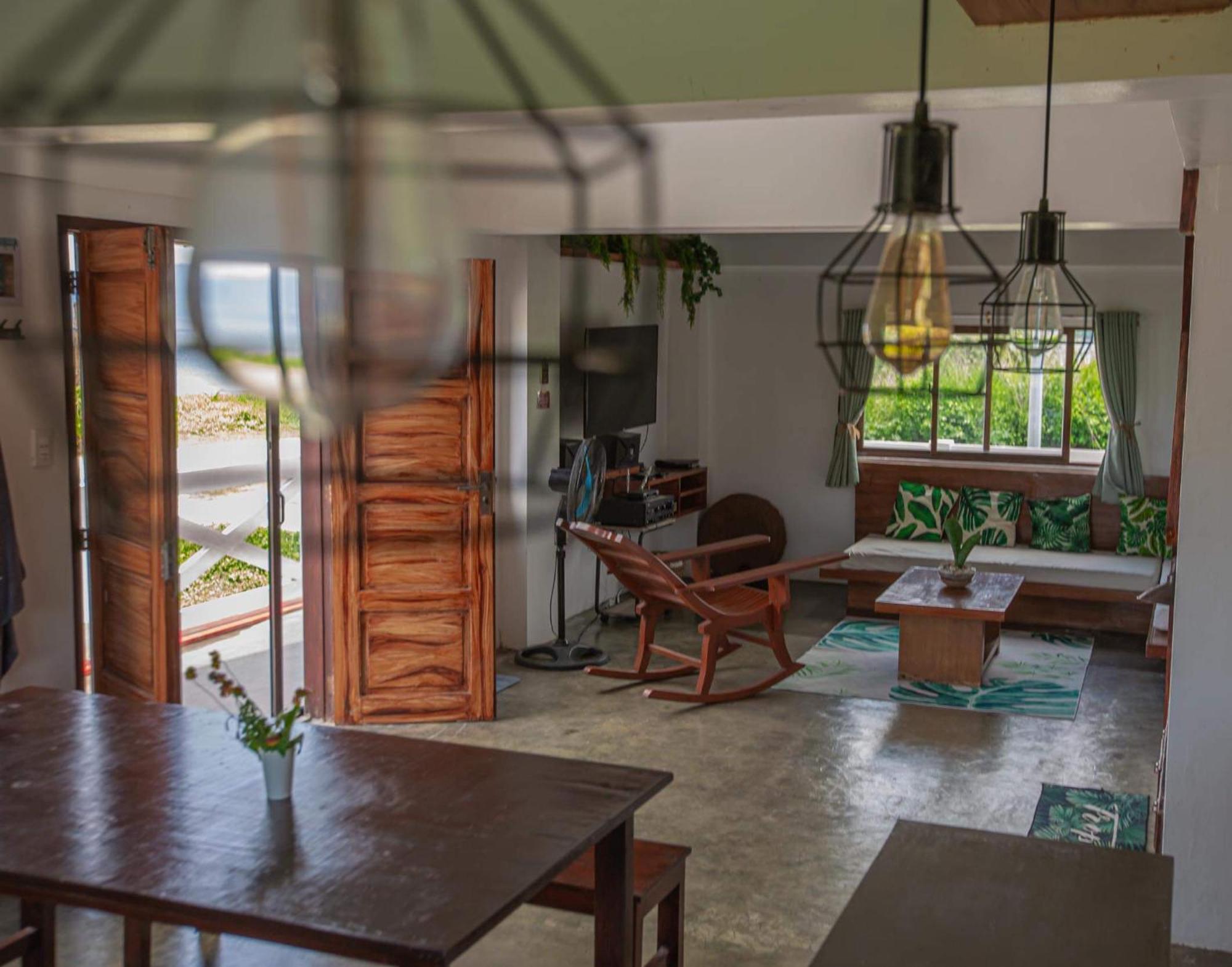 Triangle Huts Hotel Pagudpud Luaran gambar